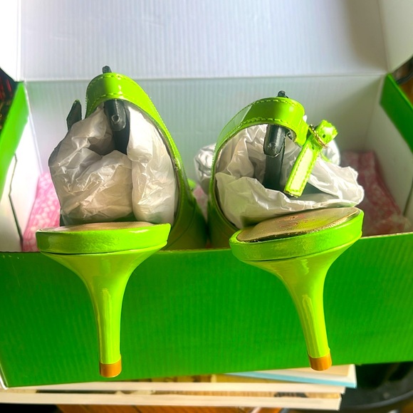 Lilly Pulitzer Kat Kitten heels π - Picture 6 of 8